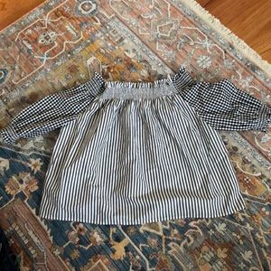 GAP NWOT off the shoulder blouse